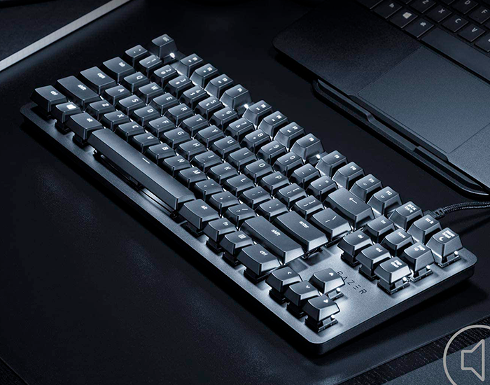 O Razer BlackWidow Lite TKL Tenkeyless é uma excelente opção para quem procura um teclado mecânico silencioso e compacto. Com suas teclas laranja táteis e silenciosas, iluminação de tecla individual branca e design clássico preto, este teclado oferece um desempenho silencioso e confortável.