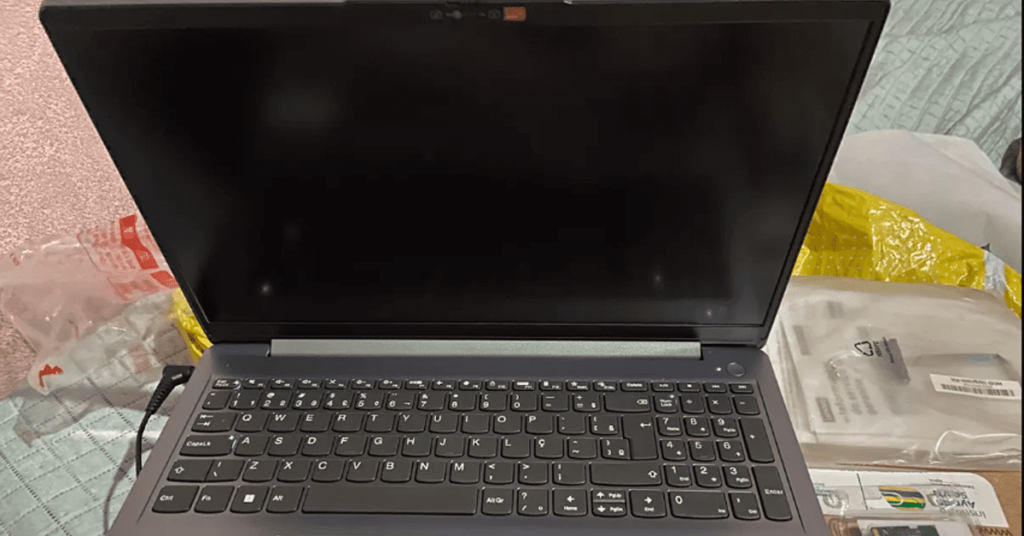 Notebook Lenovo IdeaPad 3 82MF0008BR
