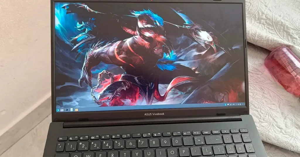 Notebook ASUS VivoBook Go 15 E1504fa é bom? Veja tudo sobre desempenho real.