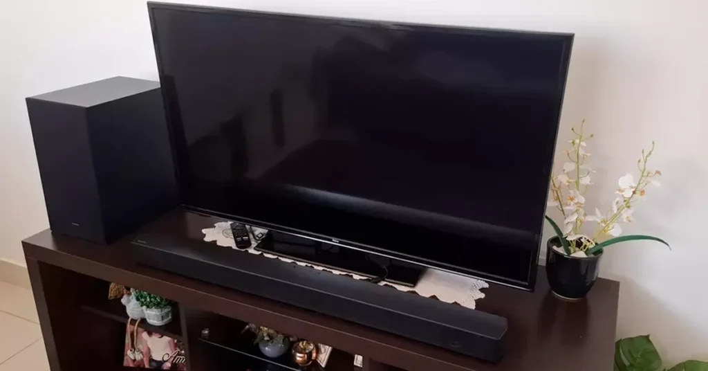 Soundbar Samsung HW B550 é bom? Saiba como funciona no dia a dia